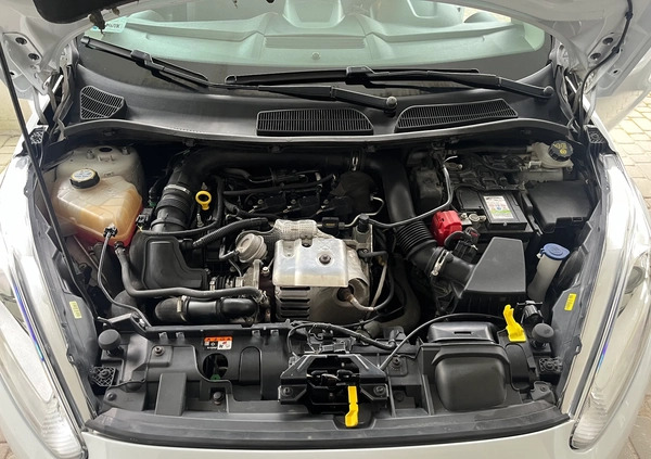 Ford Fiesta cena 31900 przebieg: 69125, rok produkcji 2017 z Sulejówek małe 56